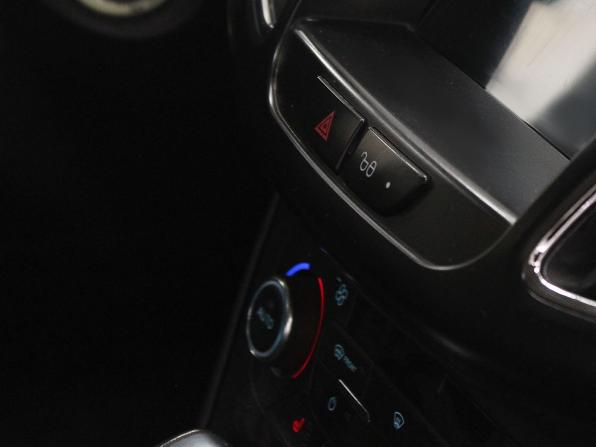 Ford Focus III Рестайлинг с пробегом 2018 года, цена 1 599 900 рублей, 30000 км, хэтчбек, Автокод Объявления