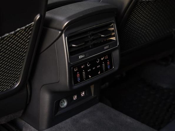Audi Q8 I (4M) с пробегом 2019 года, цена 6 490 000 рублей, 150831 км, внедорожник, Автокод Объявления