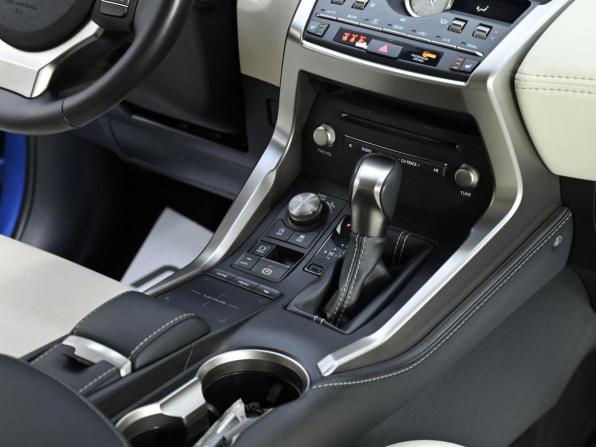 Lexus NX I Рестайлинг с пробегом 2020 года, цена 2 599 000 рублей, 64939 км, внедорожник, Автокод Объявления