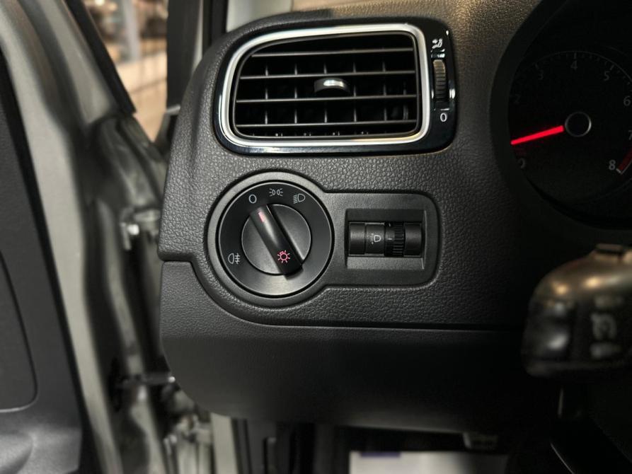 Volkswagen Polo V Рестайлинг Санкт-Петербург  - изображение 19