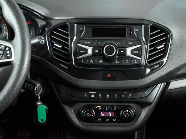 Lada (ВАЗ) Vesta I с пробегом 2018 года, цена 900 000 рублей, 101128 км, седан, Автокод Объявления