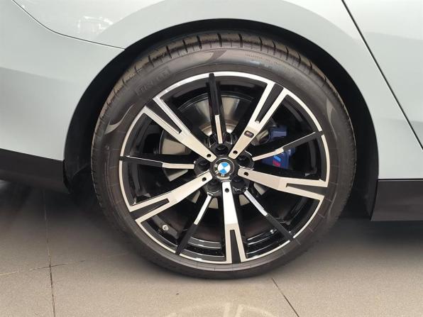 BMW 5 серии VIII (G60/G61/G68) с пробегом 2025 года, цена 9 500 000 рублей, 6541 км, седан, Автокод Объявления