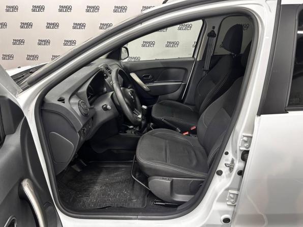 Renault Logan II Рестайлинг с пробегом 2021 года, цена 945 000 рублей, 73301 км, седан, Автокод Объявления