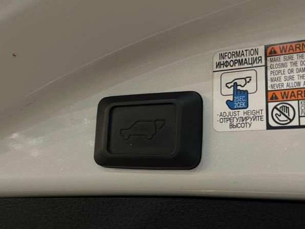 Toyota RAV4 IV (XA40) Рестайлинг с пробегом 2017 года, цена 2 240 000 рублей, 139600 км, внедорожник, Автокод Объявления