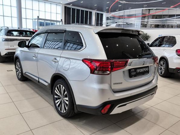 Mitsubishi Outlander III Рестайлинг 3 с пробегом 2019 года, цена 3 222 500 рублей, 84152 км, внедорожник, Автокод Объявления