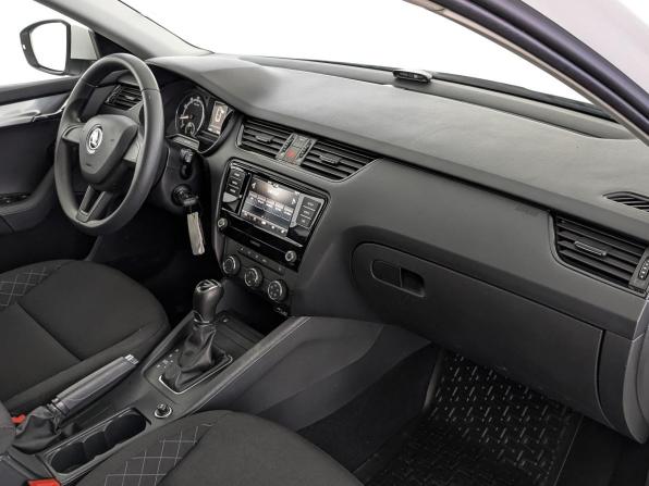 Skoda Octavia III (A7) Рестайлинг с пробегом 2020 года, цена 1 980 000 рублей, 64850 км, лифтбек, Автокод Объявления