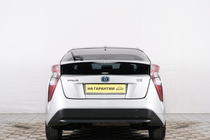 Toyota Prius IV (XW50) с пробегом 2018 года, цена 1 699 000 рублей, 171700 км, лифтбек, Автокод Объявления