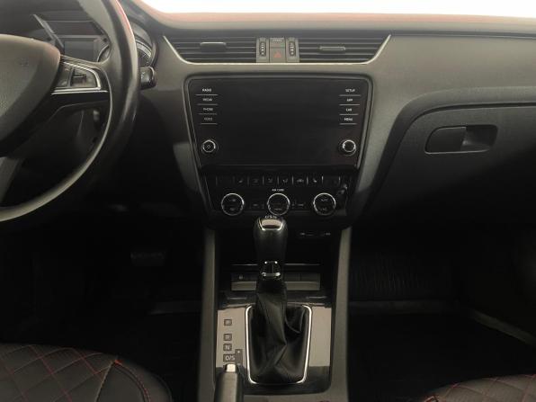 Skoda Octavia III (A7) Рестайлинг с пробегом 2017 года, цена 1 580 000 рублей, 186524 км, лифтбек, Автокод Объявления