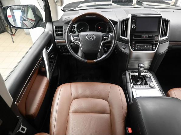 Toyota Land Cruiser 200 Series Рестайлинг 2 с пробегом 2020 года, цена 7 949 000 рублей, 55382 км, внедорожник, Автокод Объявления