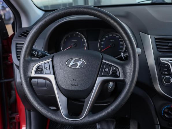Hyundai Solaris I Рестайлинг с пробегом 2016 года, цена 1 049 000 рублей, 93448 км, седан, Автокод Объявления