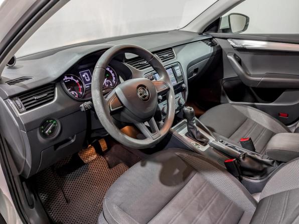 Skoda Octavia III (A7) Рестайлинг с пробегом 2019 года, цена 1 680 000 рублей, 117008 км, лифтбек, Автокод Объявления
