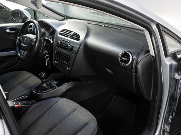 SEAT Leon II Рестайлинг с пробегом 2011 года, цена 699 000 рублей, 195227 км, хэтчбек, Автокод Объявления