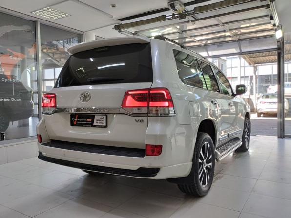 Toyota Land Cruiser 200 Series Рестайлинг 2 с пробегом 2015 года, цена 5 400 000 рублей, 204121 км, внедорожник, Автокод Объявления