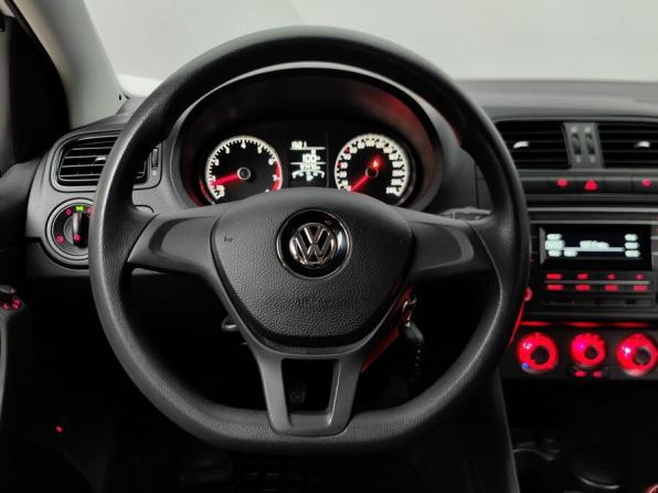 Volkswagen Polo V Рестайлинг с пробегом 2018 года, цена 999 000 рублей, 97240 км, седан, Автокод Объявления