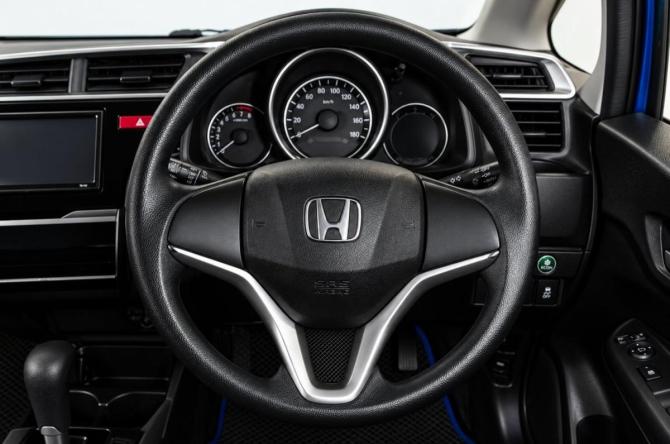 Honda Fit III Рестайлинг с пробегом 2016 года, цена 999 000 рублей, 117000 км, хэтчбек, Автокод Объявления
