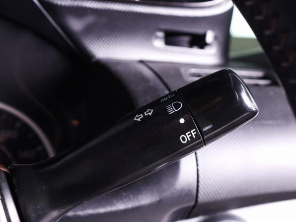 Toyota Wish II Рестайлинг с пробегом 2012 года, цена 1 049 000 рублей, 120000 км, минивэн, Автокод Объявления