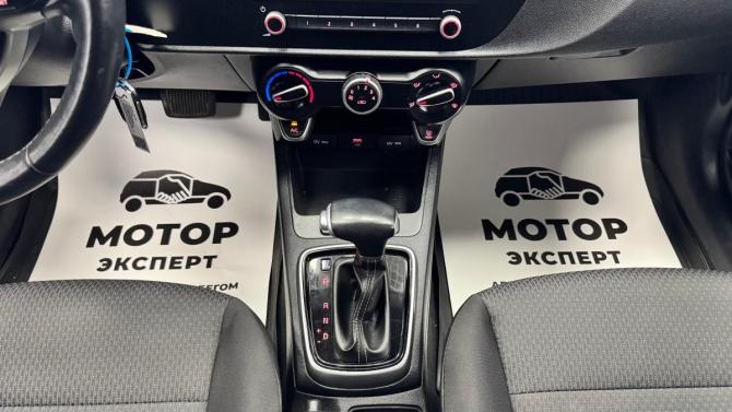Kia Rio IV Рестайлинг с пробегом 2021 года, цена 1 785 000 рублей, 71520 км, хэтчбек, Автокод Объявления