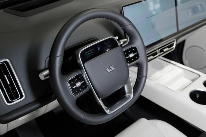 Новый Li Auto (Lixiang) L9 I Рестайлинг 2025 года, цена 12 152 715 рублей, внедорожник, Автокод Объявления