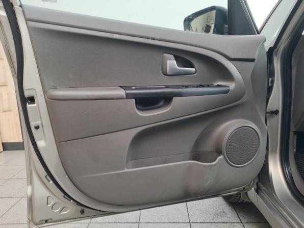 Kia Venga I с пробегом 2011 года, цена 895 000 рублей, 158270 км, минивэн, Автокод Объявления