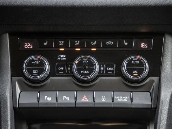 Skoda Karoq I с пробегом 2022 года, цена 2 698 000 рублей, 23456 км, внедорожник, Автокод Объявления