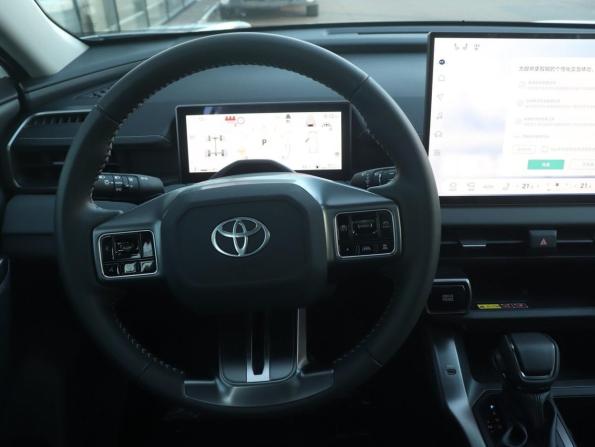 Toyota RAV4 VI (XA60) с пробегом 2026 года, цена 4 270 000 рублей, 10 км, внедорожник, Автокод Объявления