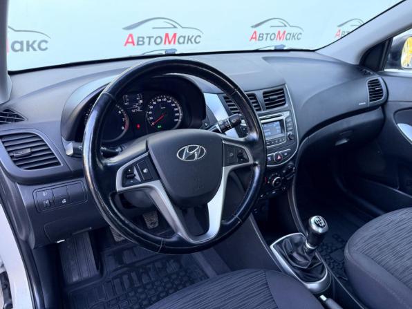 Hyundai Solaris I Рестайлинг с пробегом 2015 года, цена 950 000 рублей, 92745 км, седан, Автокод Объявления