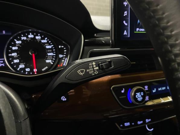 Audi A4 V (B9) Рестайлинг с пробегом 2019 года, цена 2 500 000 рублей, 91969 км, седан, Автокод Объявления