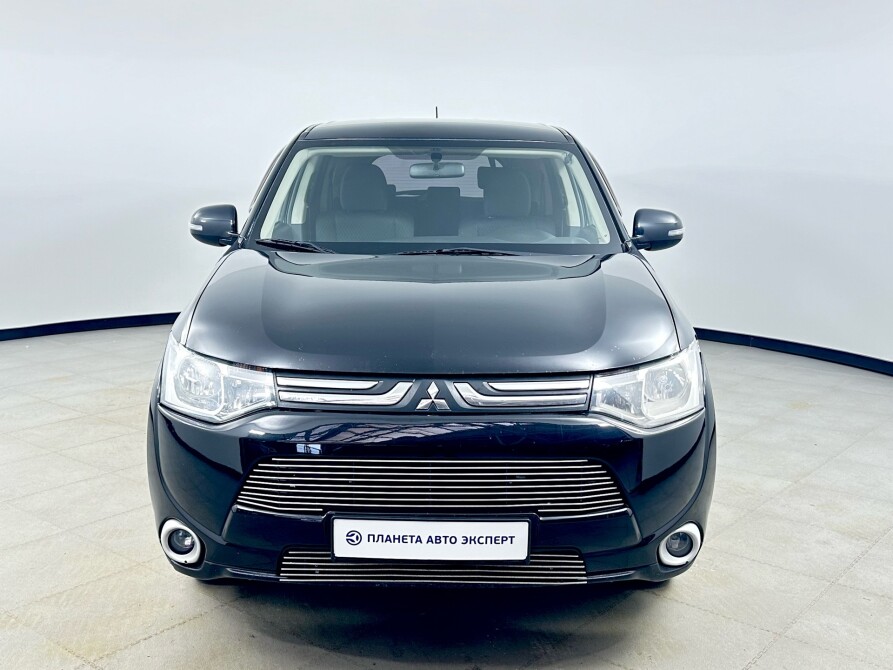 Митсубиси аутлендер 2017 года. Mitsubishi outlander 3 рестайлинг 3. Mitsubishi outlander 15 год. Мицубиси аутлендер 2015. Аутлендер 2015 black.