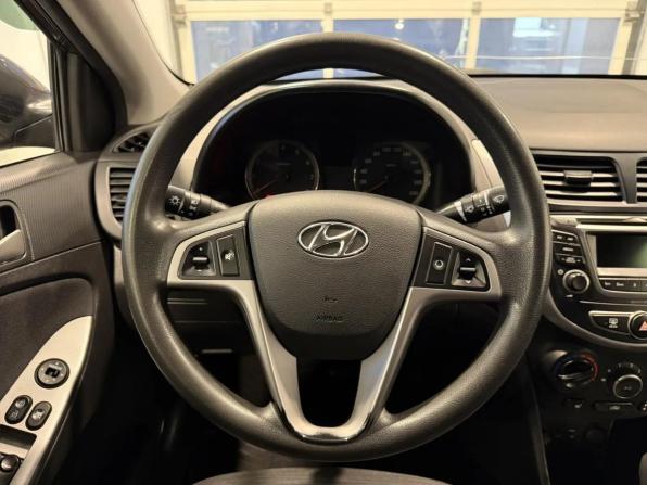 Hyundai Solaris I Рестайлинг с пробегом 2015 года, цена 990 000 рублей, 168644 км, седан, Автокод Объявления