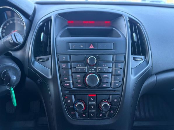 Opel Astra J с пробегом 2012 года, цена 515 000 рублей, 221000 км, хэтчбек, Автокод Объявления