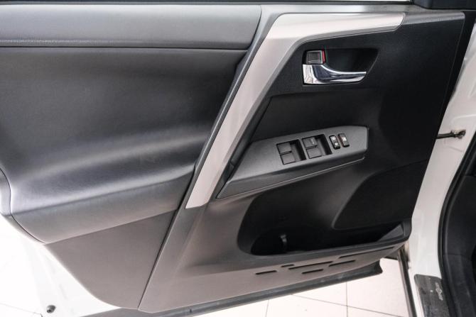 Toyota RAV4 IV (XA40) Рестайлинг с пробегом 2017 года, цена 3 189 000 рублей, 113500 км, внедорожник, Автокод Объявления