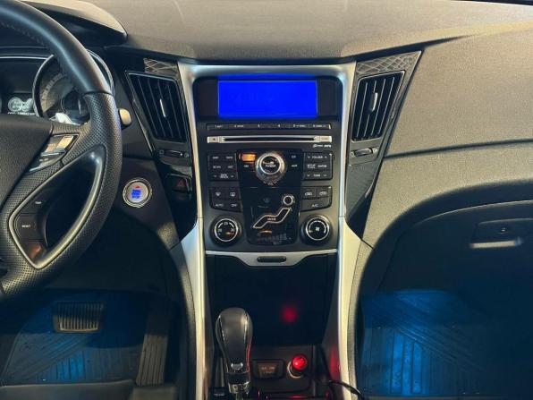 Hyundai Sonata VI (YF) с пробегом 2011 года, цена 1 058 000 рублей, 238341 км, седан, Автокод Объявления