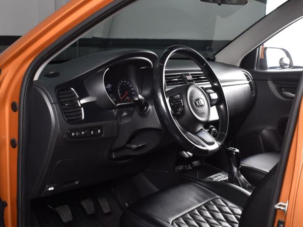 Kia Rio IV с пробегом 2017 года, цена 944 995 рублей, 261759 км, седан, Автокод Объявления