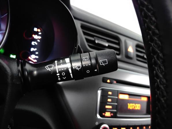 Kia Rio III Рестайлинг с пробегом 2016 года, цена 929 000 рублей, 100350 км, хэтчбек, Автокод Объявления