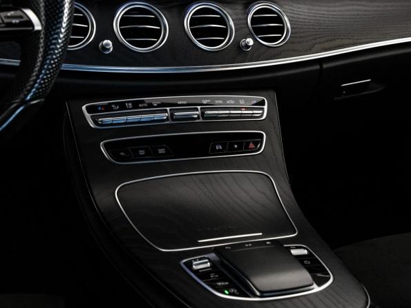 Mercedes-Benz E-Класс V (W213 S213 C238) Рестайлинг с пробегом 2020 года, цена 3 899 000 рублей, 55750 км, седан, Автокод Объявления