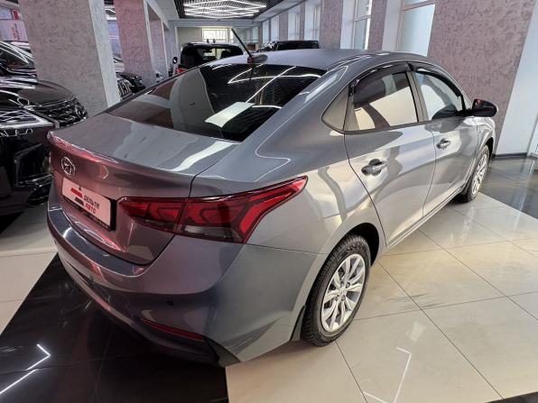 Hyundai Solaris II с пробегом 2018 года, цена 1 365 000 рублей, 42193 км, седан, Автокод Объявления