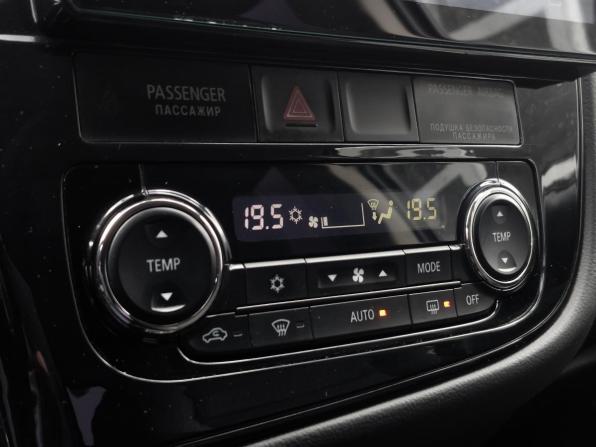 Mitsubishi Outlander III Рестайлинг 2 с пробегом 2015 года, цена 1 709 000 рублей, 201782 км, внедорожник, Автокод Объявления