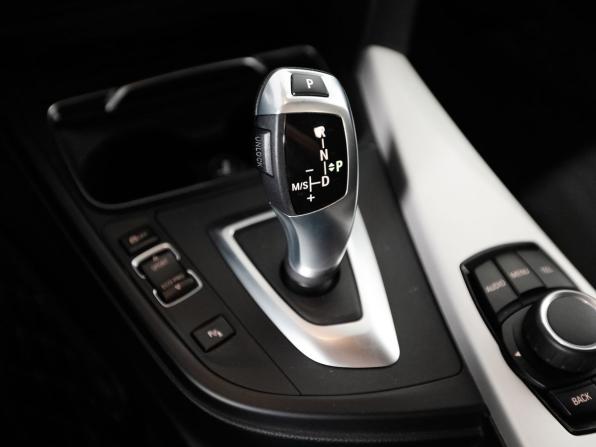 BMW 3 серии VI (F3x) Рестайлинг с пробегом 2017 года, цена 2 100 000 рублей, 82665 км, седан, Автокод Объявления