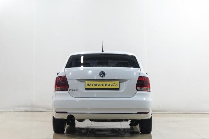 Volkswagen Polo V Рестайлинг с пробегом 2015 года, цена 899 000 рублей, 250000 км, седан, Автокод Объявления