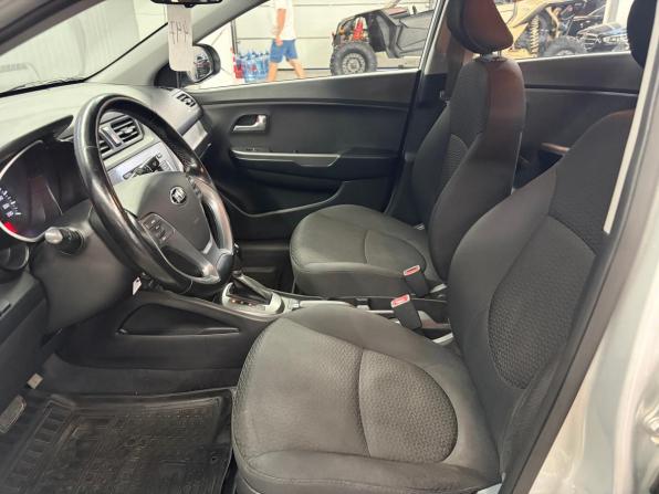 Kia Rio III Рестайлинг с пробегом 2016 года, цена 1 087 000 рублей, 98300 км, седан, Автокод Объявления