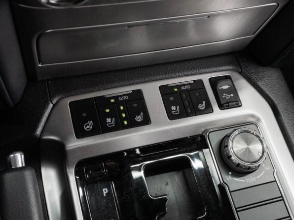 Toyota Land Cruiser 200 Series Рестайлинг 2 с пробегом 2016 года, цена 4 725 000 рублей, 169570 км, внедорожник, Автокод Объявления