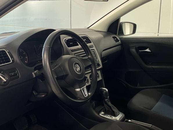 Volkswagen Polo V с пробегом 2013 года, цена 850 000 рублей, 150041 км, седан, Автокод Объявления