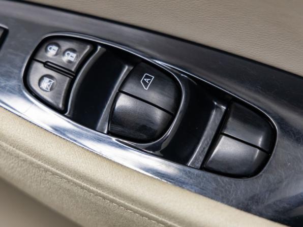 Nissan Leaf I (ZE0/AZE0) с пробегом 2011 года, цена 523 000 рублей, 157212 км, хэтчбек, Автокод Объявления