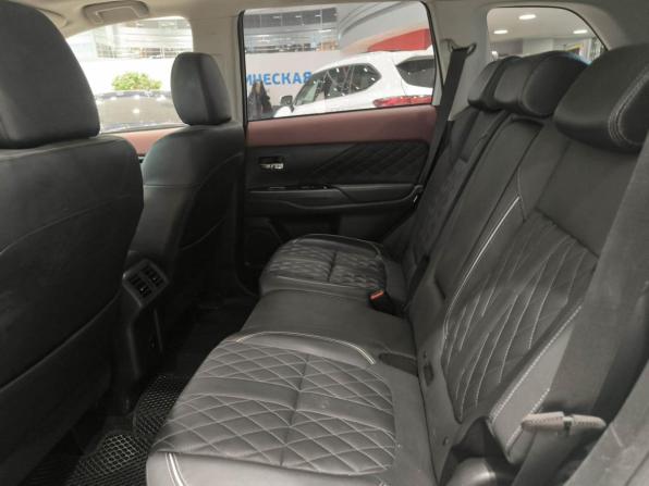 Mitsubishi Outlander III Рестайлинг 3 с пробегом 2022 года, цена 2 690 000 рублей, 76000 км, внедорожник, Автокод Объявления