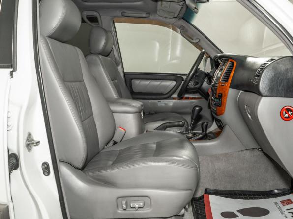 Toyota Land Cruiser 100 Series Рестайлинг 2 с пробегом 2005 года, цена 2 400 000 рублей, 237195 км, внедорожник, Автокод Объявления