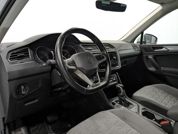 Volkswagen Tiguan II Рестайлинг с пробегом 2021 года, цена 3 150 000 рублей, 52829 км, внедорожник, Автокод Объявления