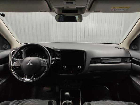 Mitsubishi Outlander III Рестайлинг 3 с пробегом 2021 года, цена 2 743 000 рублей, 68864 км, внедорожник, Автокод Объявления