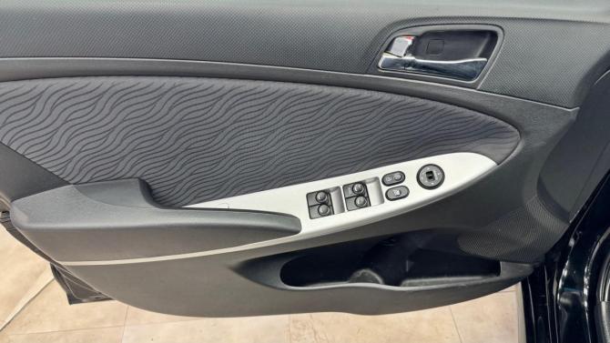 Hyundai Solaris I с пробегом 2013 года, цена 440 000 рублей, 224861 км, седан, Автокод Объявления