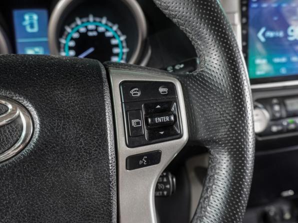 Toyota Land Cruiser Prado 150 Series с пробегом 2010 года, цена 2 399 000 рублей, 299862 км, внедорожник, Автокод Объявления