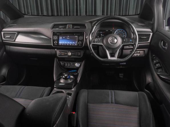 Nissan Leaf II (ZE1) с пробегом 2017 года, цена 1 659 000 рублей, 149593 км, хэтчбек, Автокод Объявления